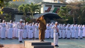 Upacara Perdana Agustus 2026 SMAPa: Pembina Tekankan Filosofi “Cermin” dalam Bertingkah Laku
